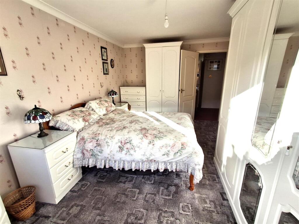 29 scalwellpark bed 1.jpg