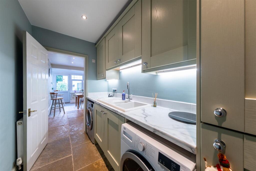 172 Swanlow Lane-013.jpg