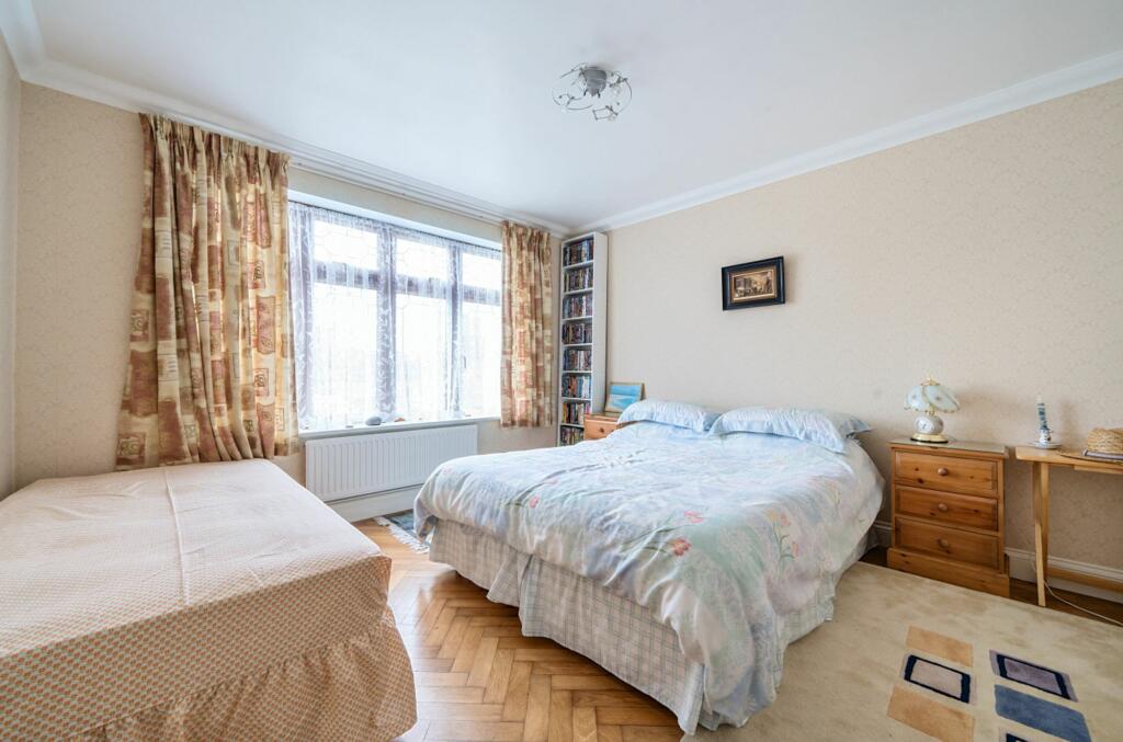 Dining Room (currently used as a bedroom)
