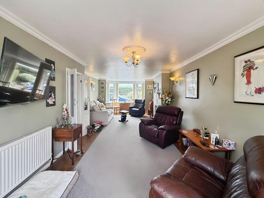 f75596b4-WhatsApp...