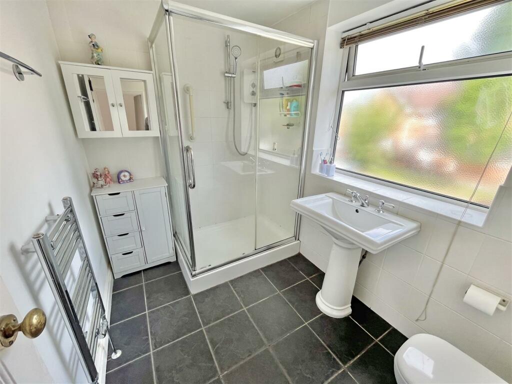Shower Room.jpg