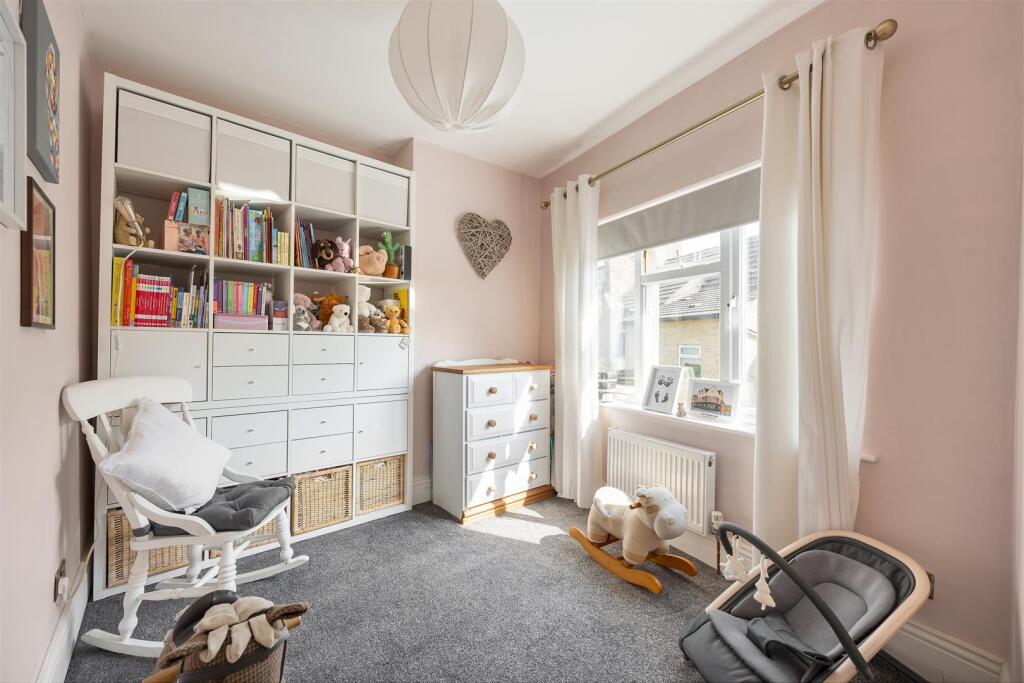 Cavendish Drive, E11