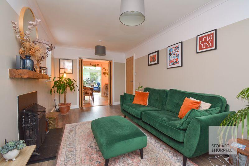 Lounge to Dining Room 