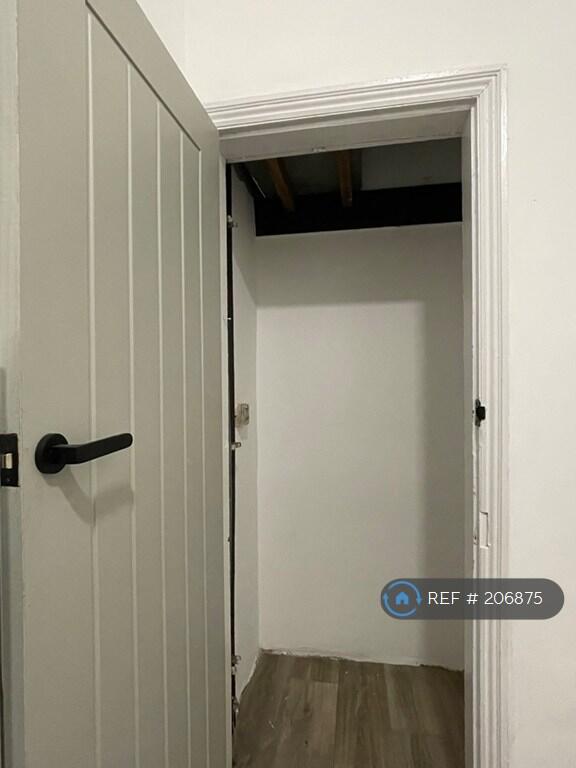 Bath/Shower/Toilet/Storage
