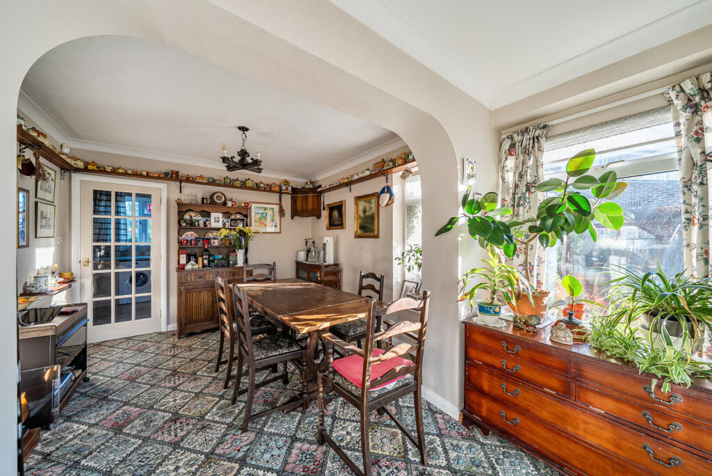 1396153-8-695d3a1...