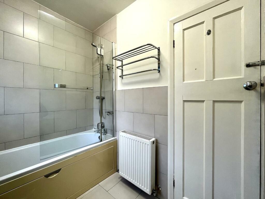Bathroom Aspect 2
