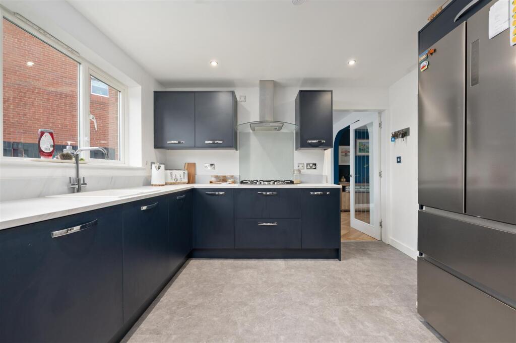 17KingsDrive015.JPG