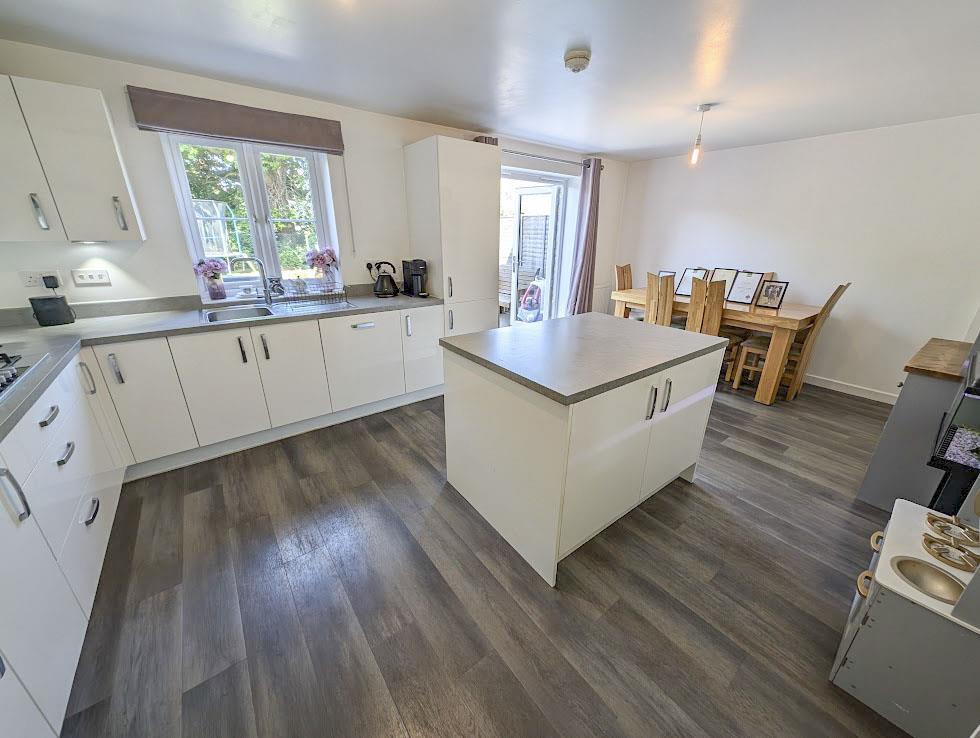 tlc_8abf55f3-1644-4b3e-b77d-aacaab59616e_4efa06c.j