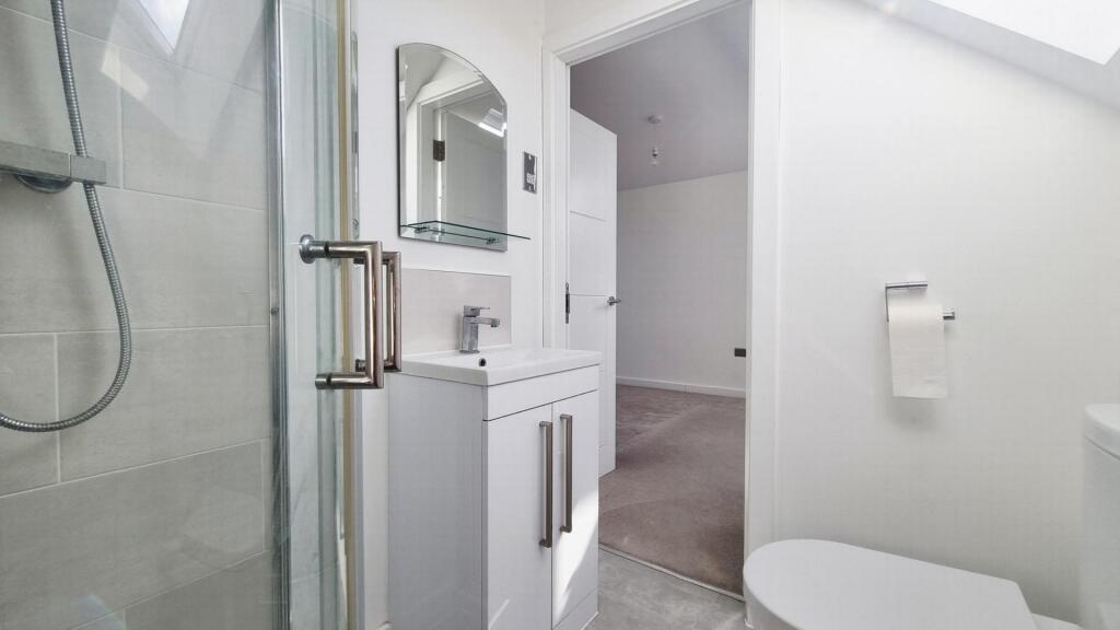 Top Floor Ensuite