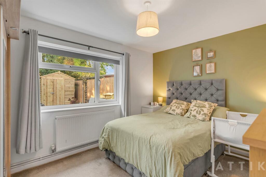 36 Lansbury Rd, Halesworth IP19 8SA (5).jpg