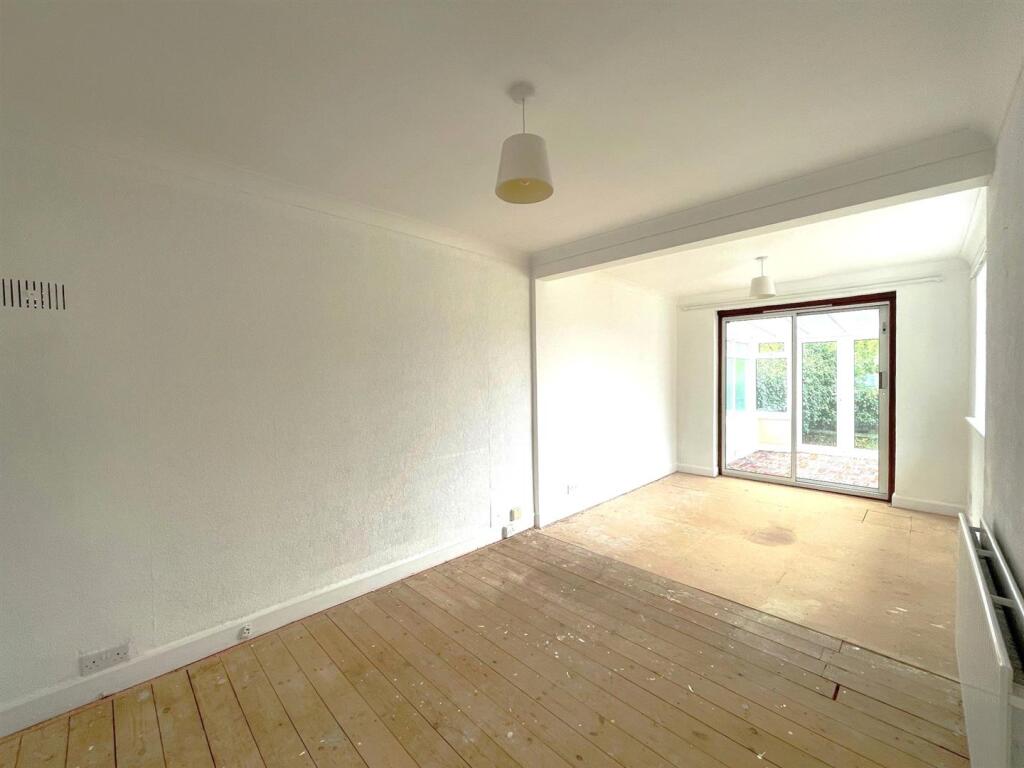 Sitting/Dining Room
