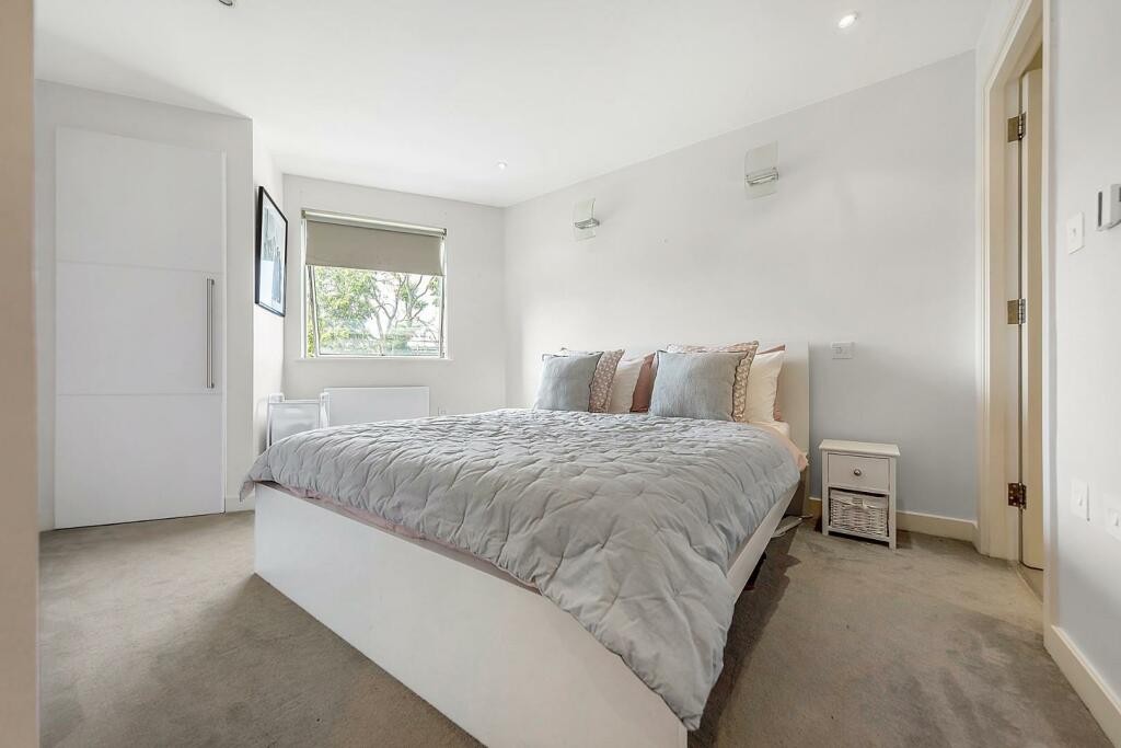 Bedroom (2).jpg
