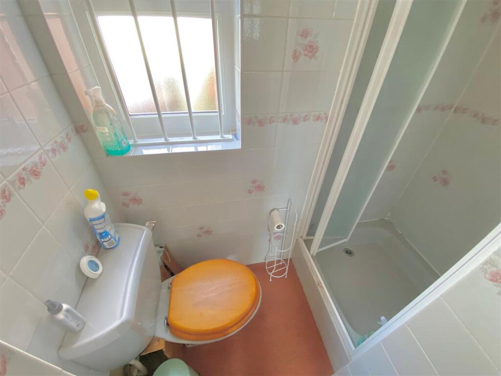 Downstairs WC.jpg