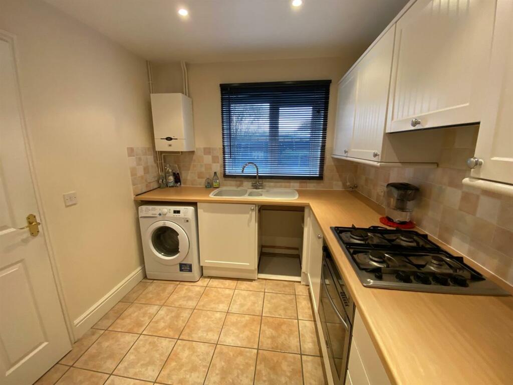 Kitchen: