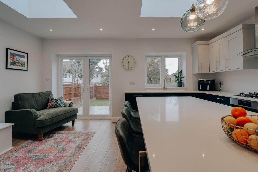 Open-plan kitchen/diner #3