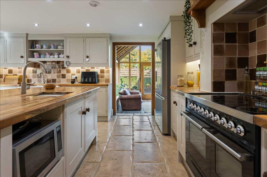 BARN STYLE KITCHEN