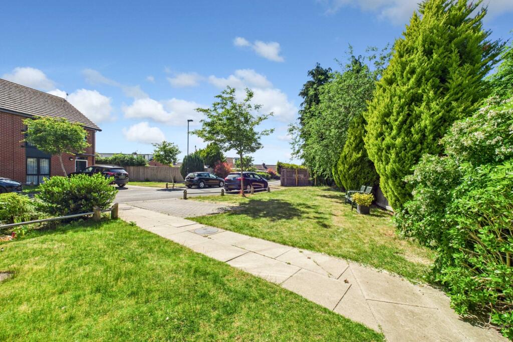 CAM03162G0-PR0275-STILL021