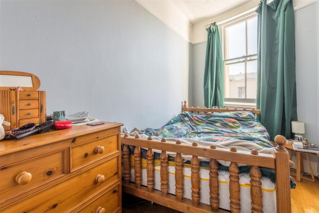 Flat 3, 66 Lansdowne Place-11.jpg