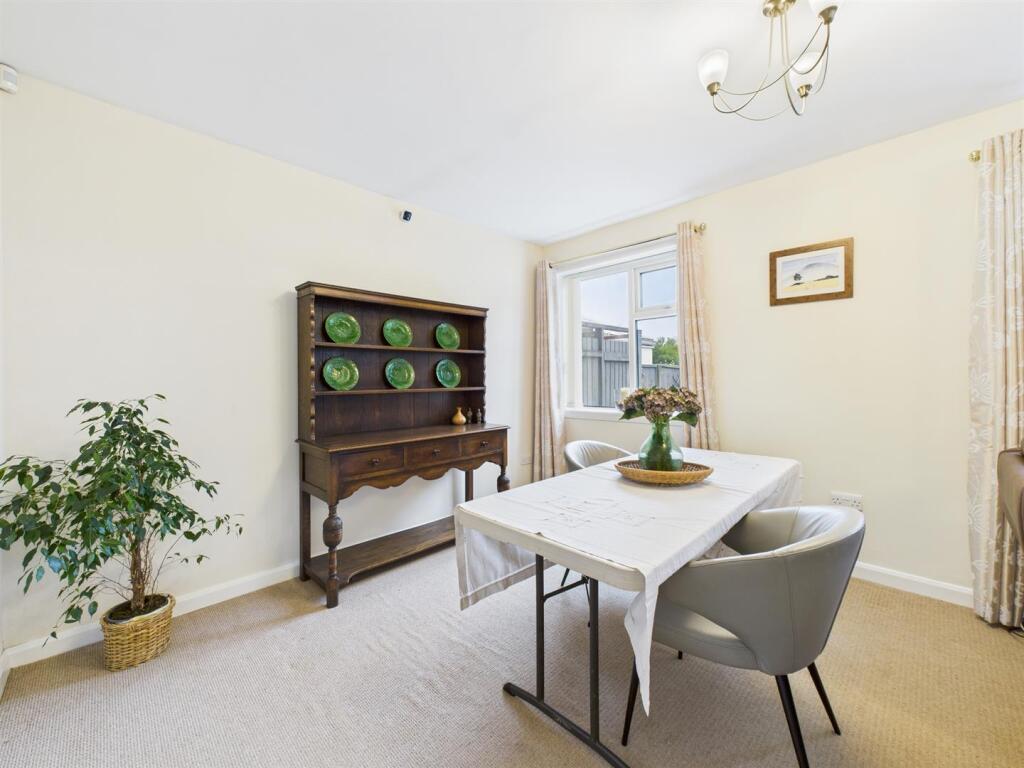 Spacious Lounge/Dining Room