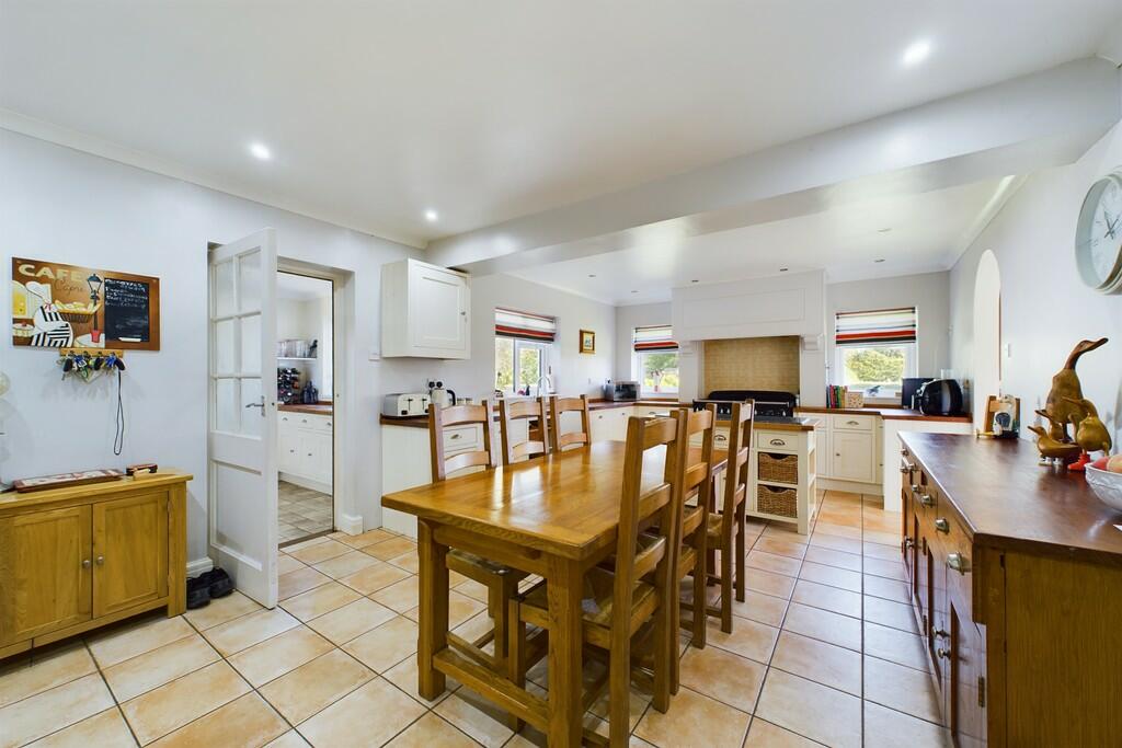 CAM01689G0-PR0418...