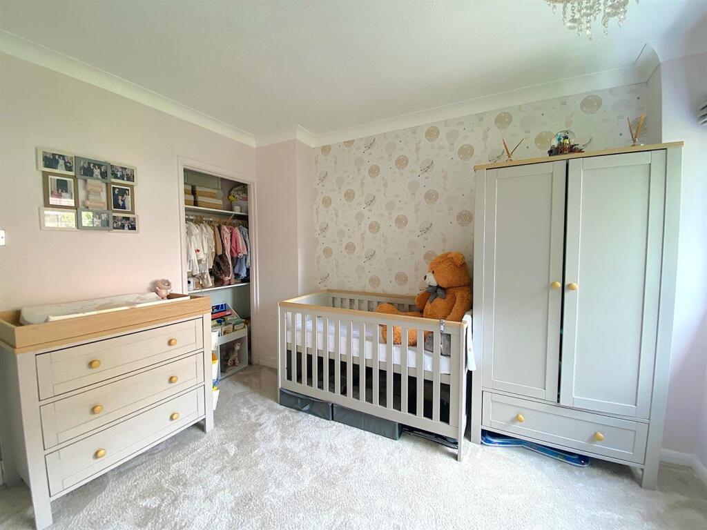 15A Harewood Close - Bed4.jpg