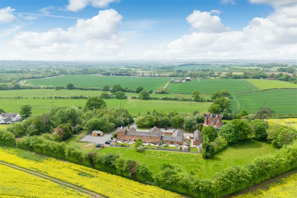 3 Poplars Yard, Shuttington