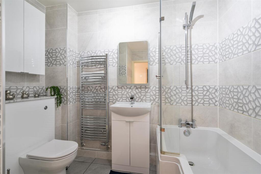 Apt 33 Westley Heights_7.jpg