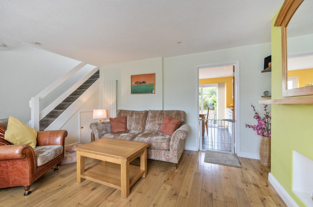 1332277-9-6890ce6...