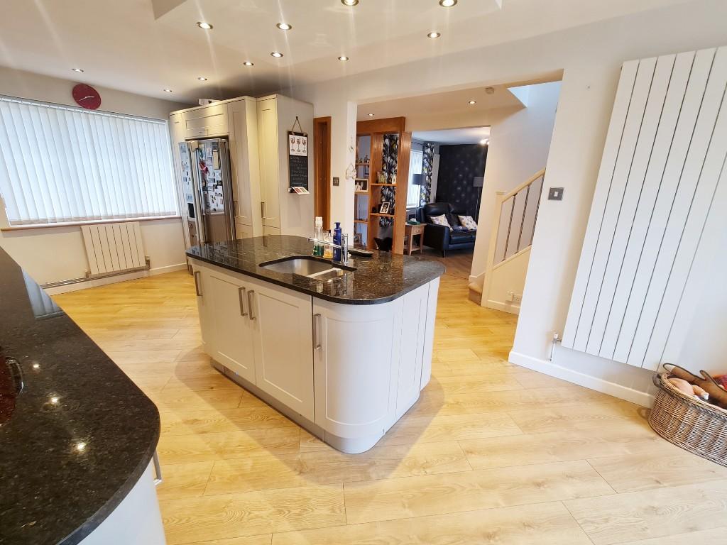 Kitchen / Family Rm