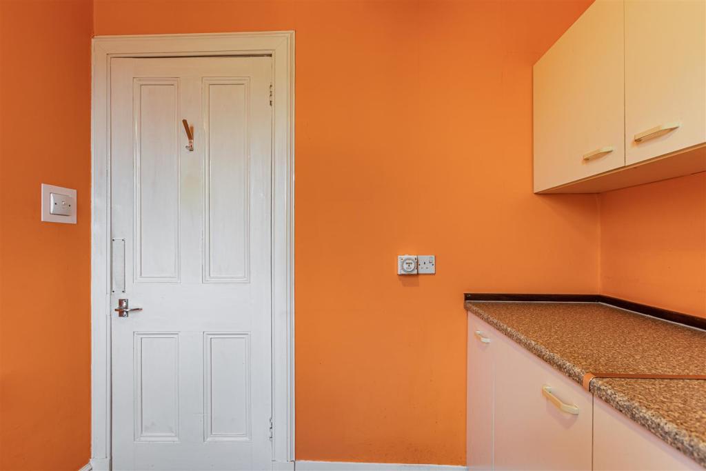 20 Forest Road Selkirk 13.JPG