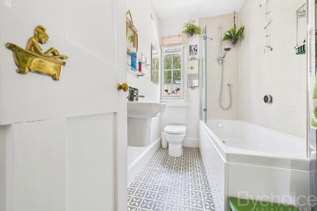 CAM05454G0-PR0042-STILL010