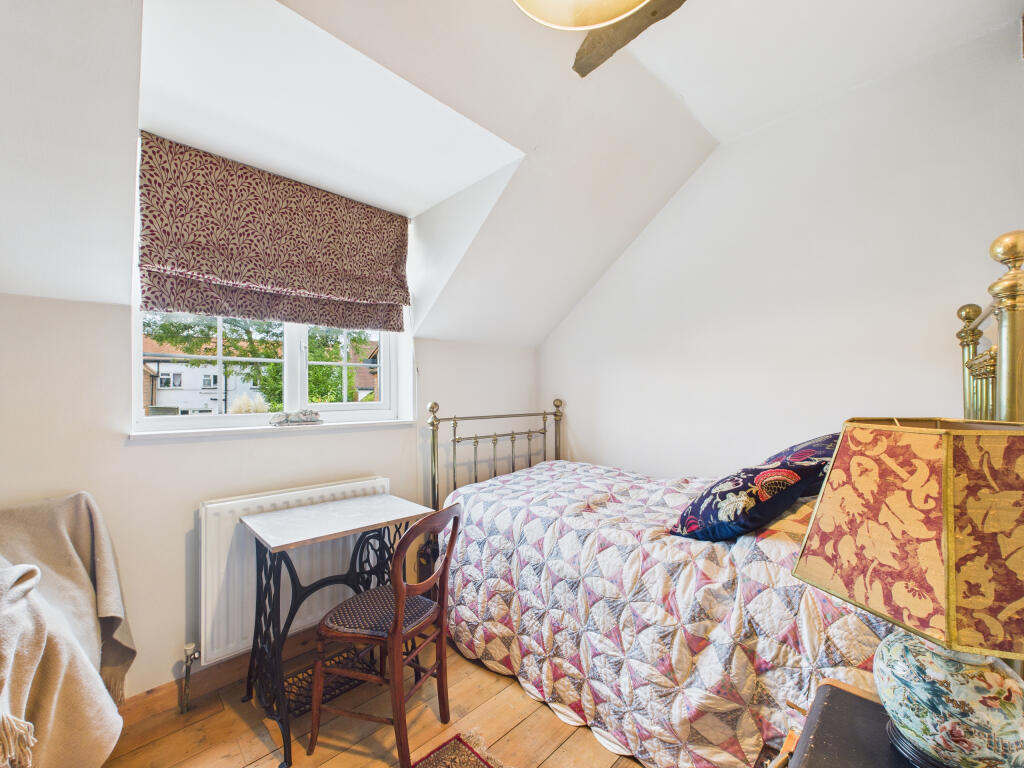 CAM02909G0-PR0488-STILL015