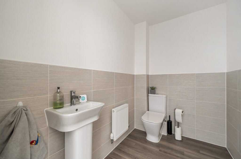 1369158-19-68fa23...