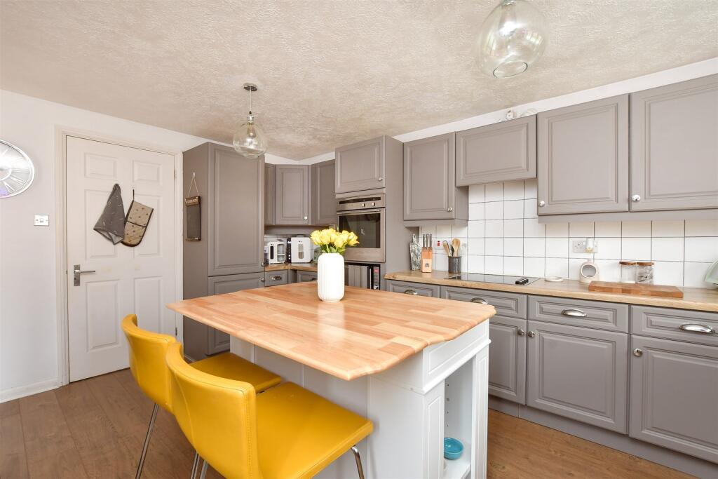 Kitchen / Breakfast Room