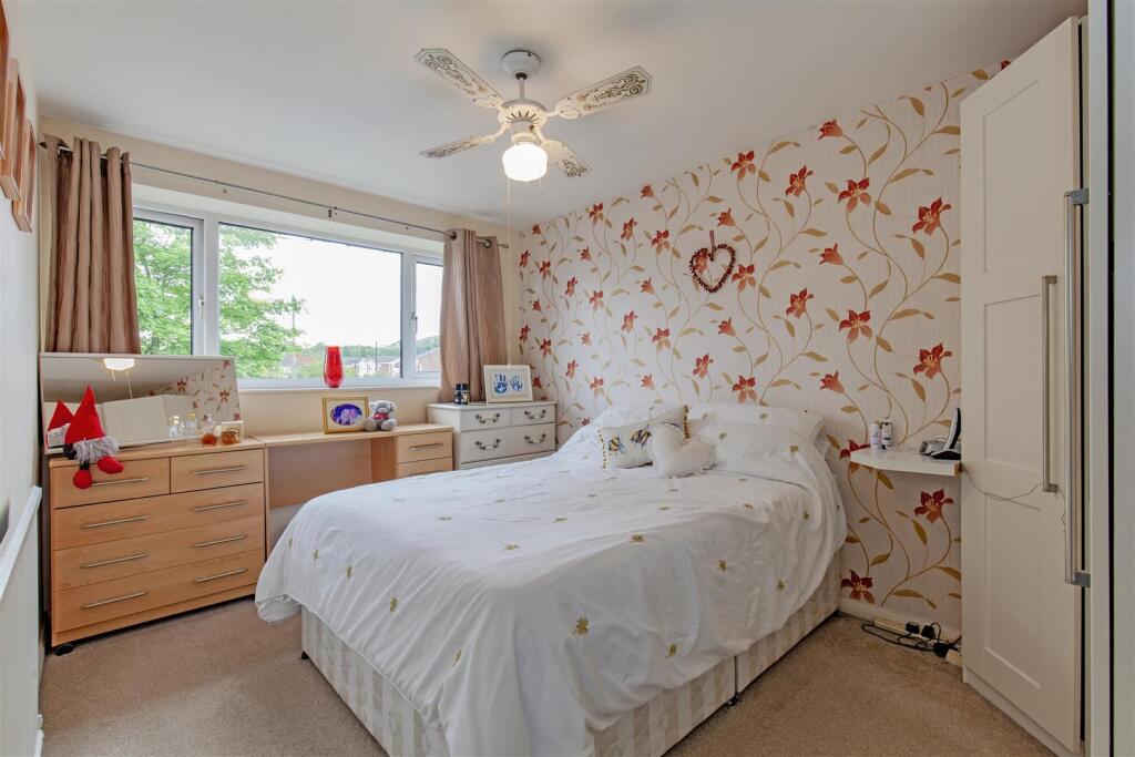 Bedroom 1-1.jpg