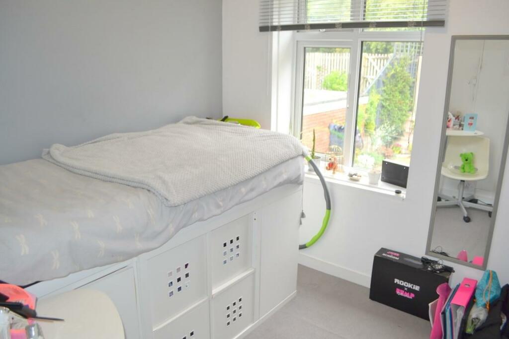 bed 6 (Medium).JPG