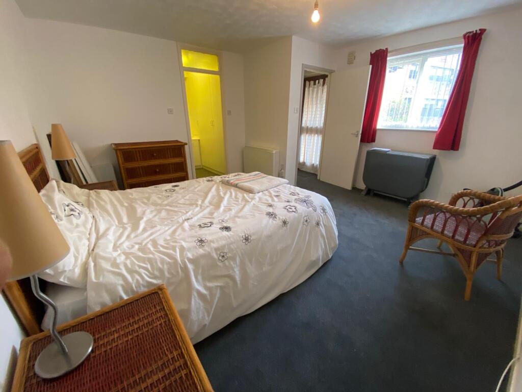 Bedroom / Living Area
