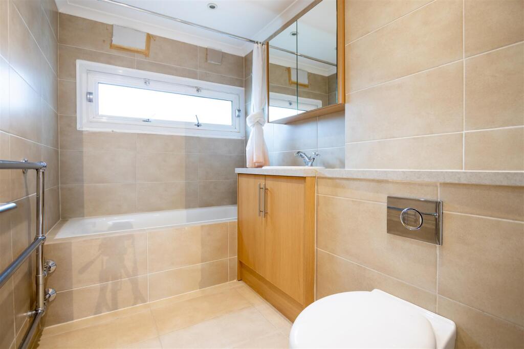 bathroom (1 of 1).jpg