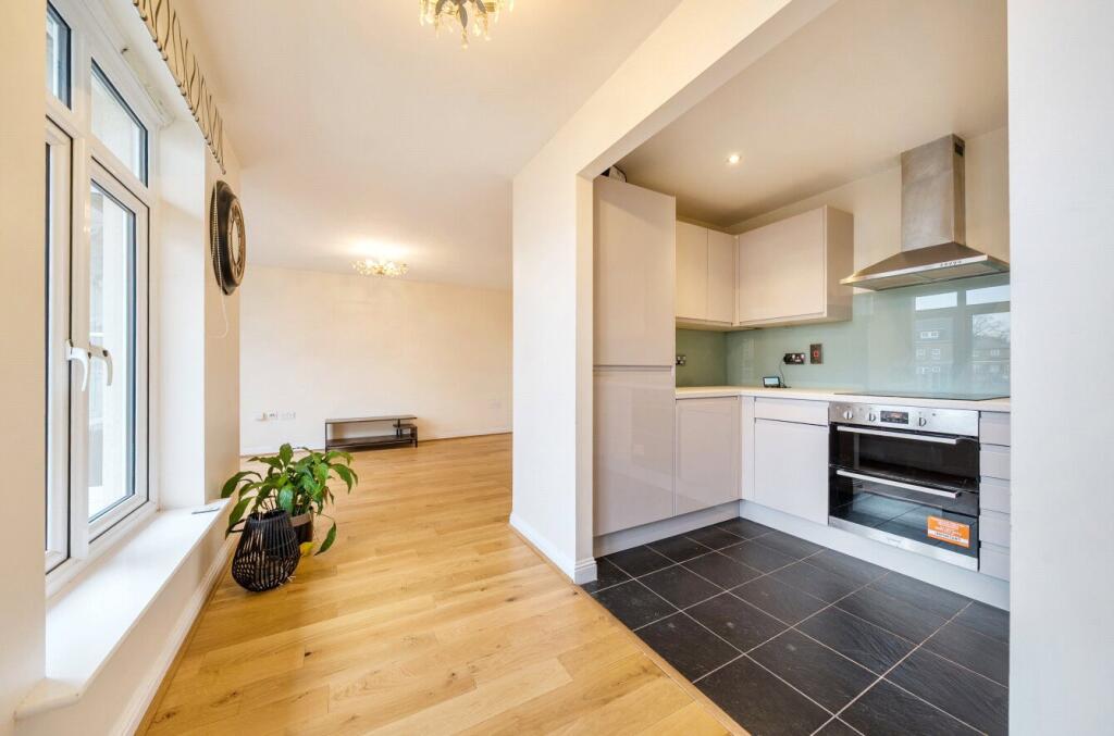 1393815-15-694288...