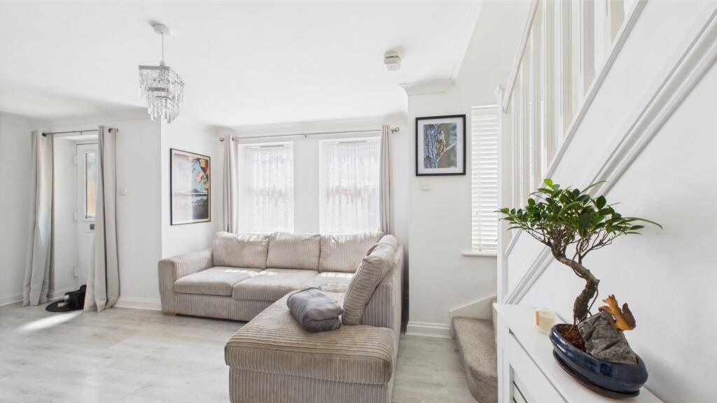 ewemove-InkermanRoad-living2