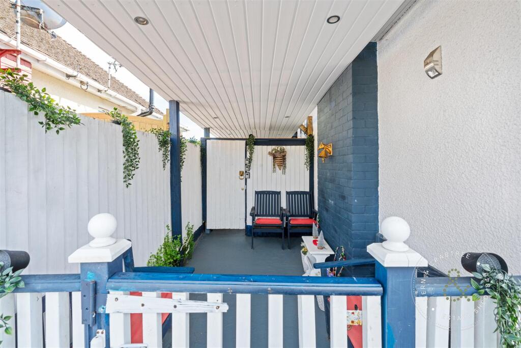 Tyn Y Parc Hern and Crabtree (8).jpg