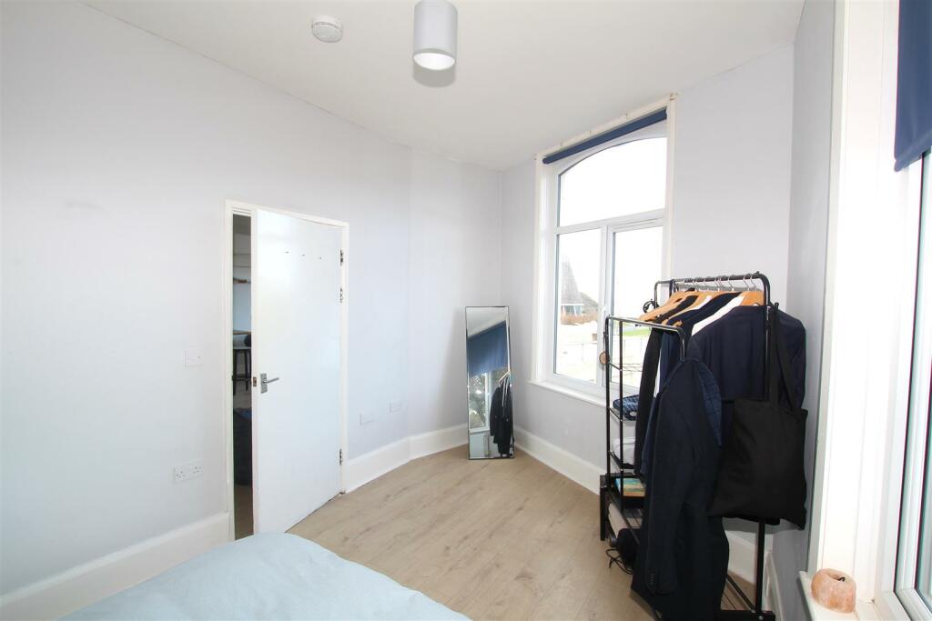 Bedroom 1 (2)