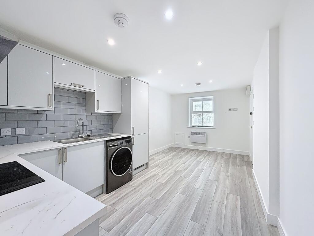 Open Plan Living Room / Kitchen