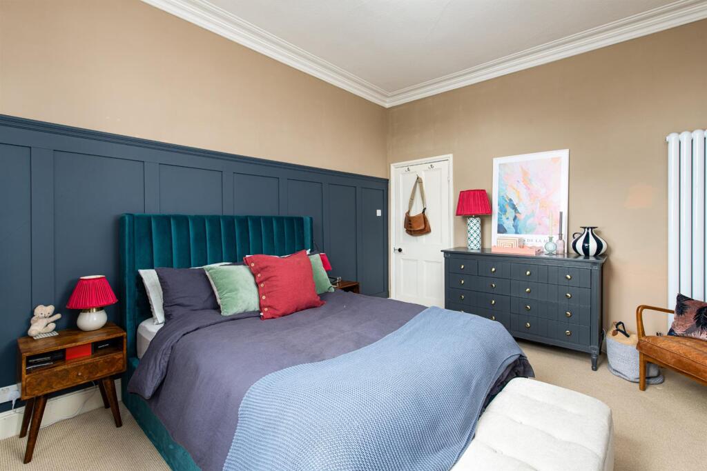 Bedroom1_1.jpg
