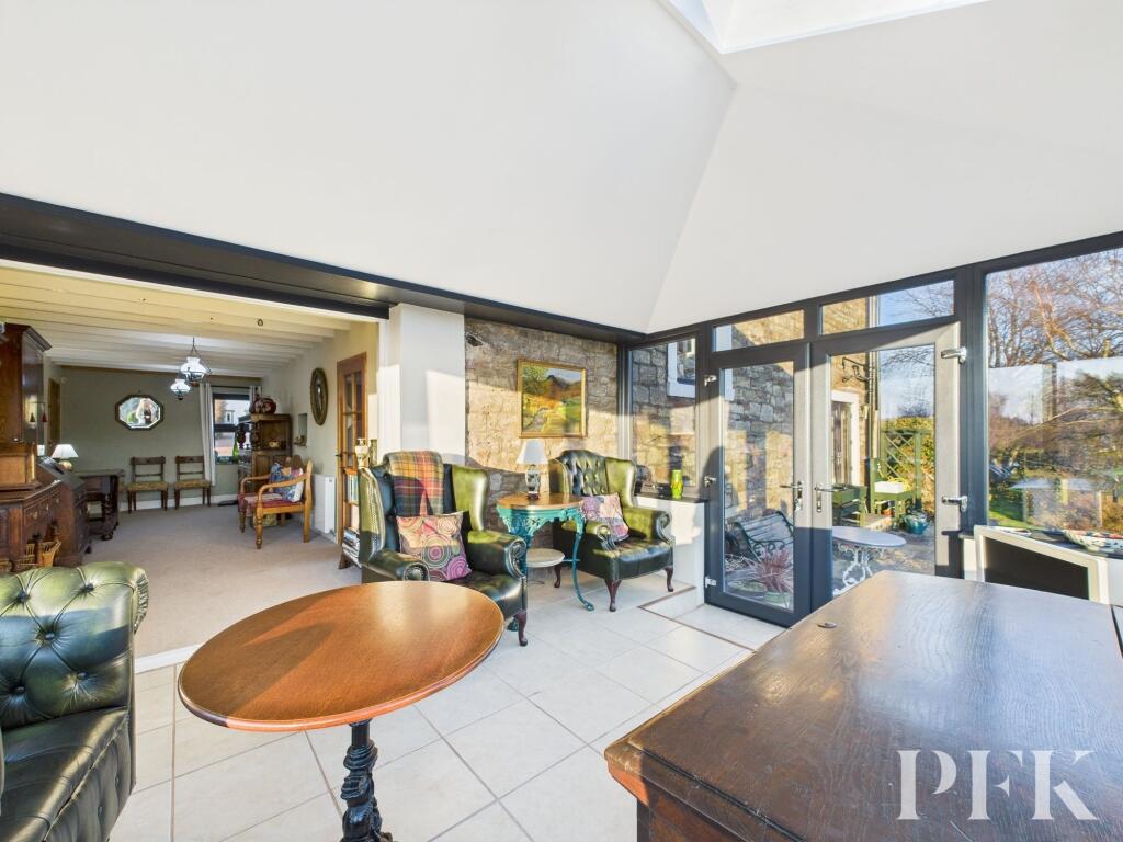 Sun room to dining room