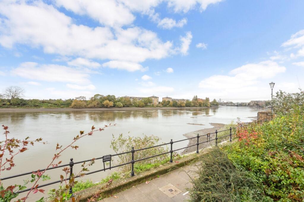 Flat 18, Rosebank...