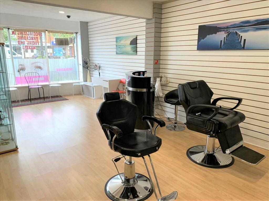 BEAUTY SALON