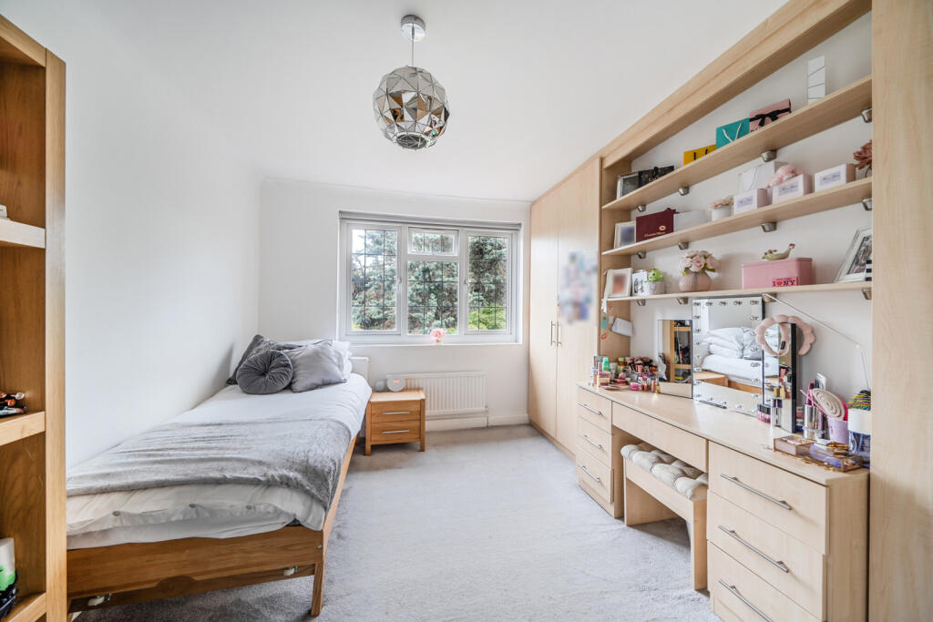 1348986-23-68c19f...