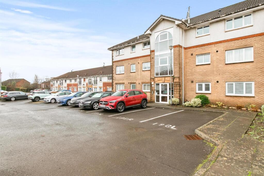 Oakburn Gardens Jamestown, G83 9NN