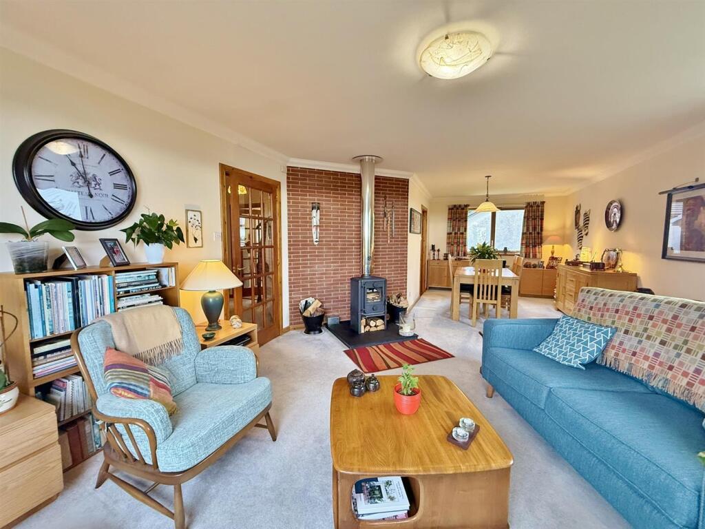 Lounge area to dining